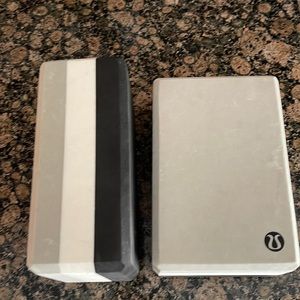Lululemon Yoga blocks - black white stripe, set of two